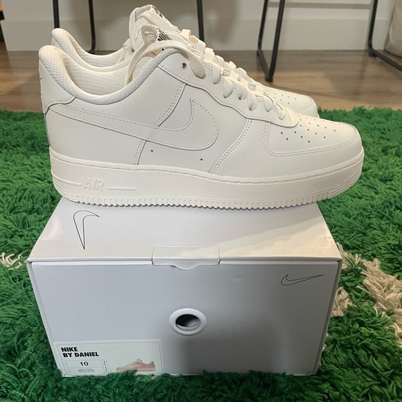 Nike Air Force 1 (Nike By You) in cream colorway - Picture 3 of 8